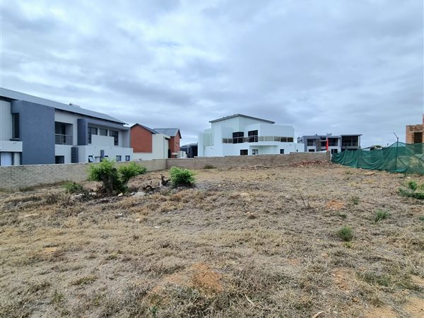 608 m² Land available in Woodhill Estate