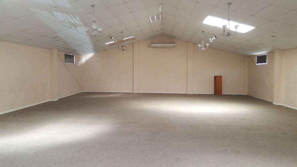 350  m² Commercial space in Woodstock photo number 3