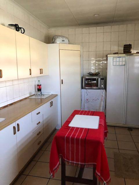 3 Bed House in Roodepoort West photo number 6