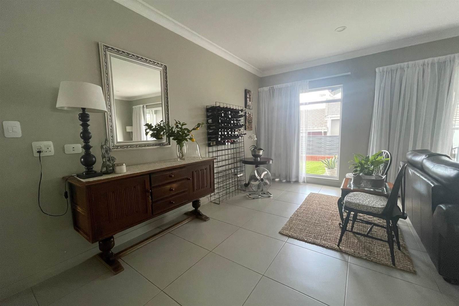 3 Bed Townhouse in Waterkloof Ridge photo number 7