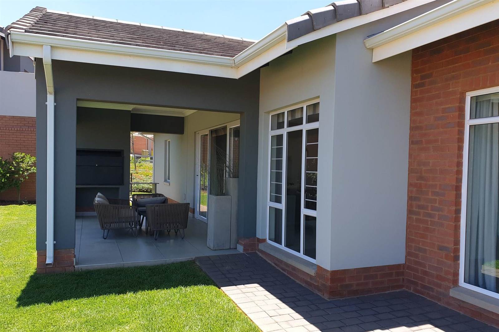 3 Bed Townhouse in Waterkloof Ridge photo number 1