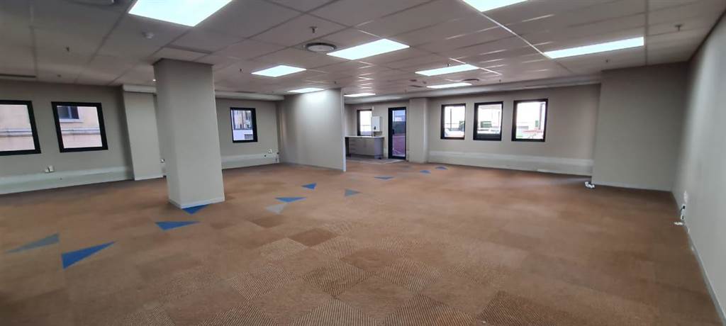 303  m² Commercial space in Sandown photo number 20