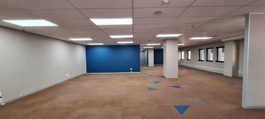 303  m² Commercial space in Sandown photo number 21