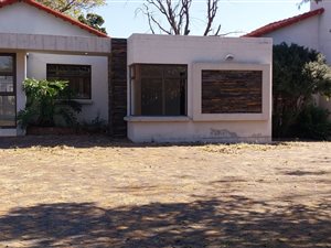 4 Bed House in Aston Manor
