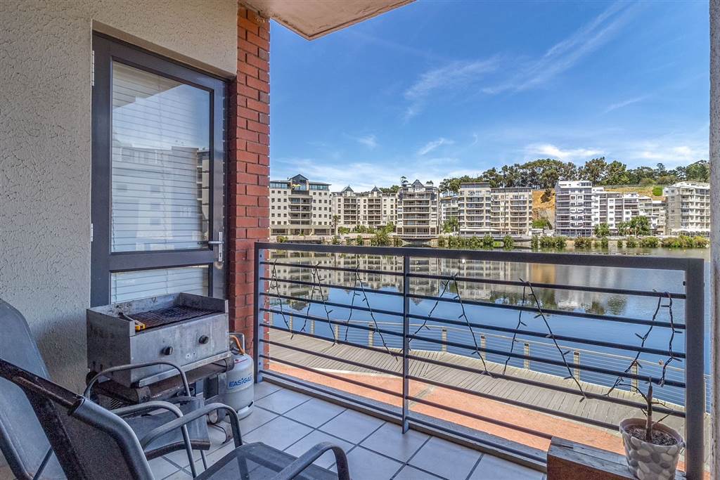 2 Bed Apartment in Tyger Waterfront photo number 15