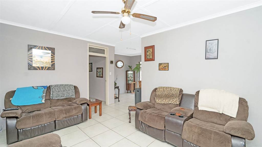 3 Bed House in Impala Park photo number 6