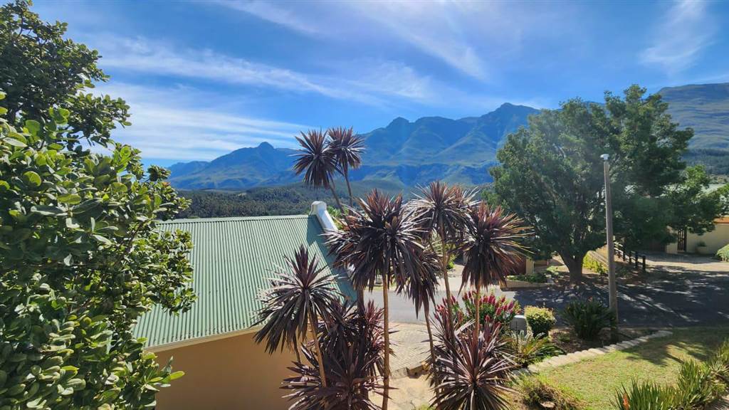 2 Bed House in Swellendam photo number 3