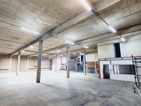 941  m² Industrial space