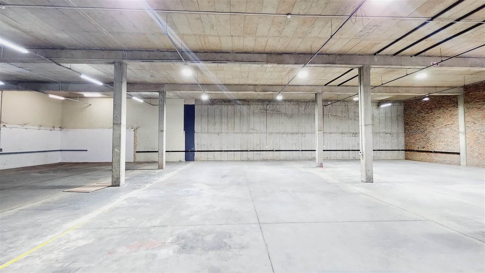 941  m² Industrial space in Laser Park photo number 8