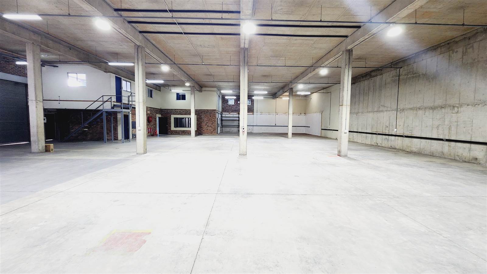 941  m² Industrial space in Laser Park photo number 11