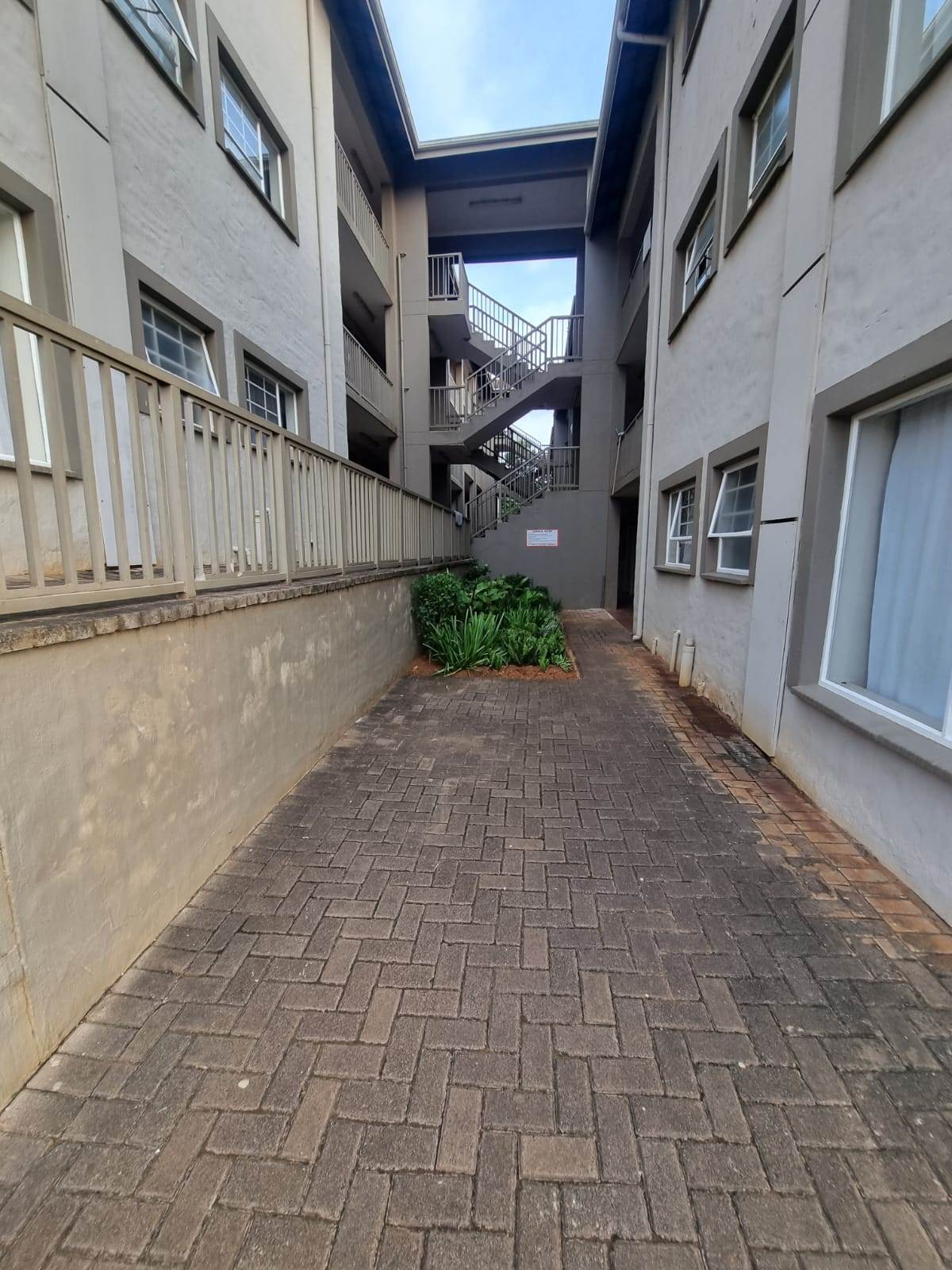 2 Bed Flat in Empangeni Central photo number 17