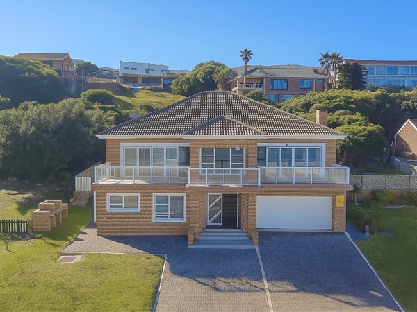 4 Bedroom House 4 Bedroom House