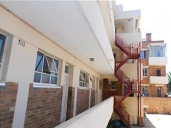 2 Bed Flat in Yeoville