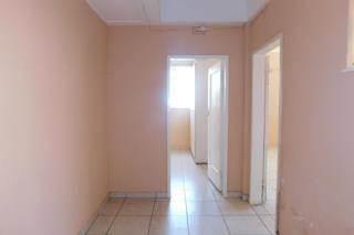 2 Bed Flat in Yeoville photo number 5