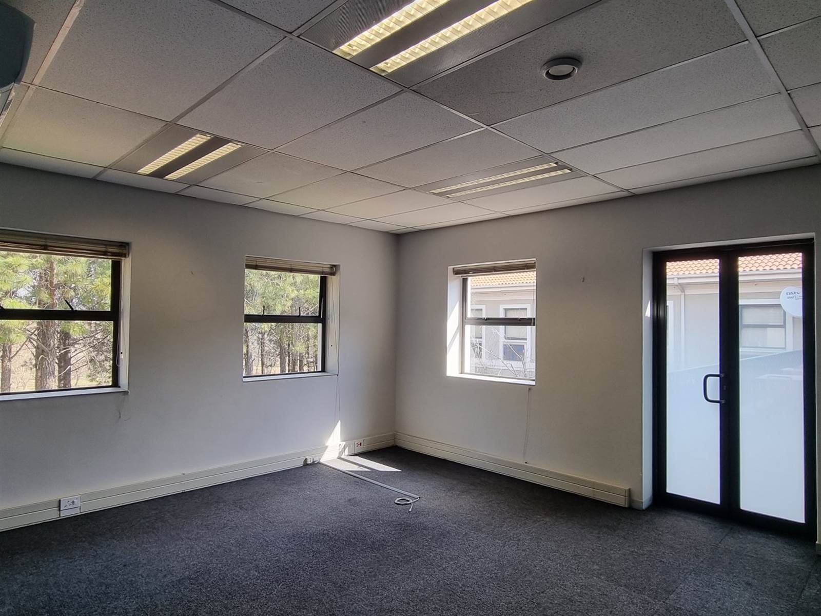 181  m² Commercial space in Woodmead photo number 11