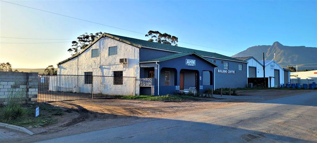 667  m² Industrial space in Swellendam photo number 1