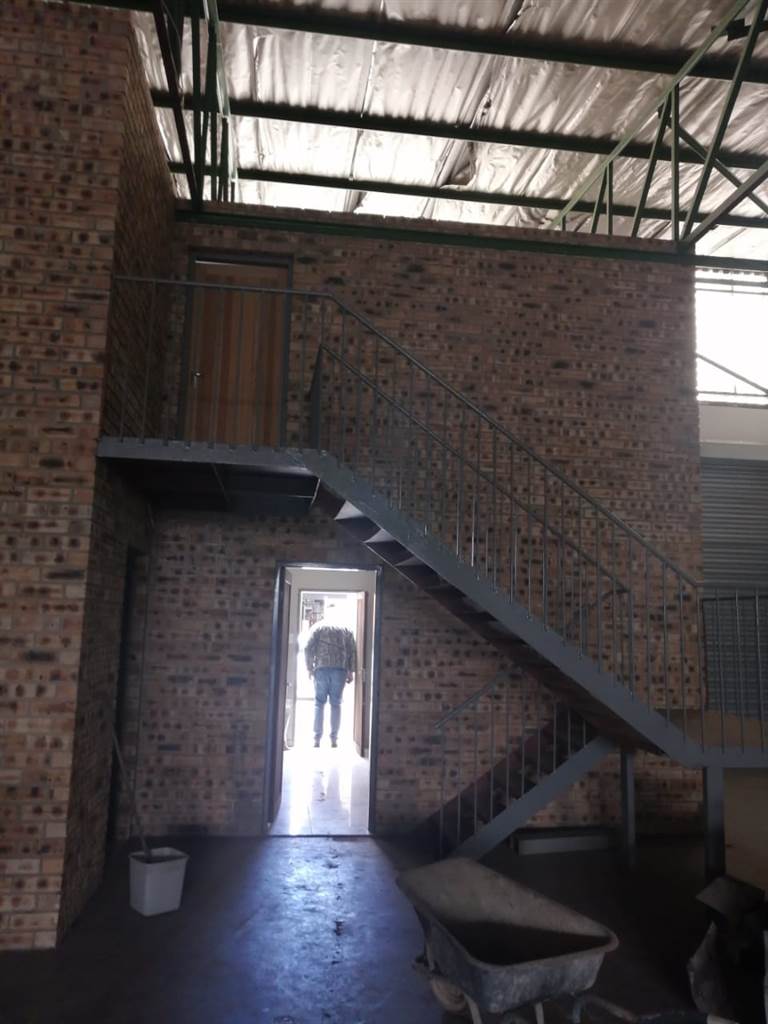 450  m² Commercial space in Vanderbijlpark NW photo number 7