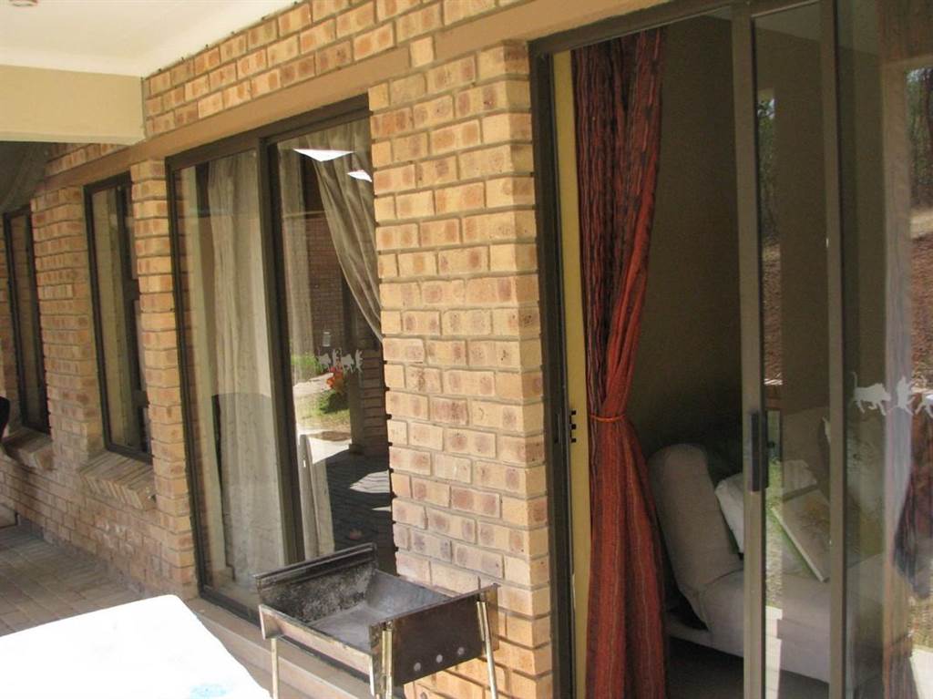 3 Bed House in Naboomspruit photo number 21