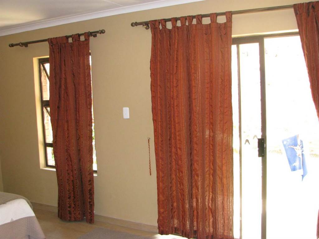 3 Bed House in Naboomspruit photo number 14