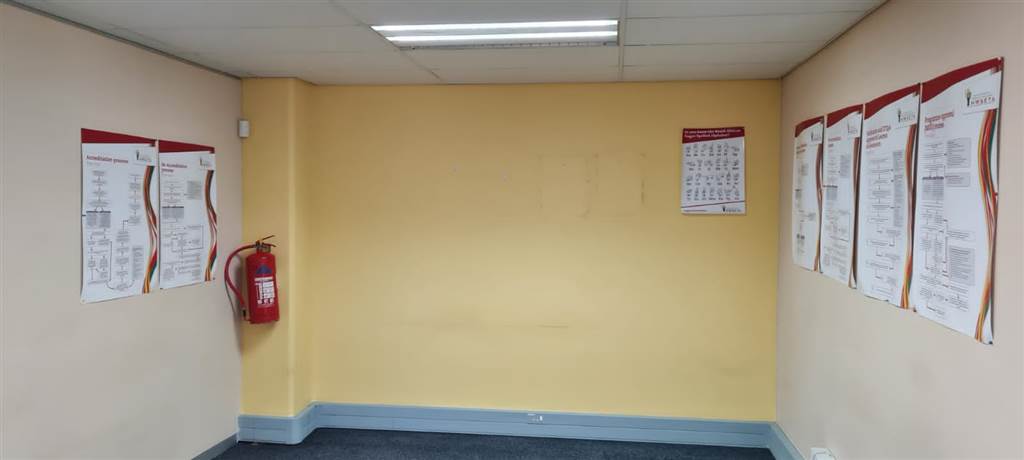 252  m² Office Space in Halfway House photo number 6