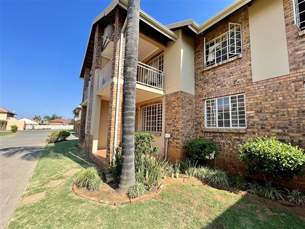 3 Bed Townhouse in Magalieskruin