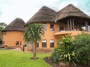 4 Bed House in Phezulu