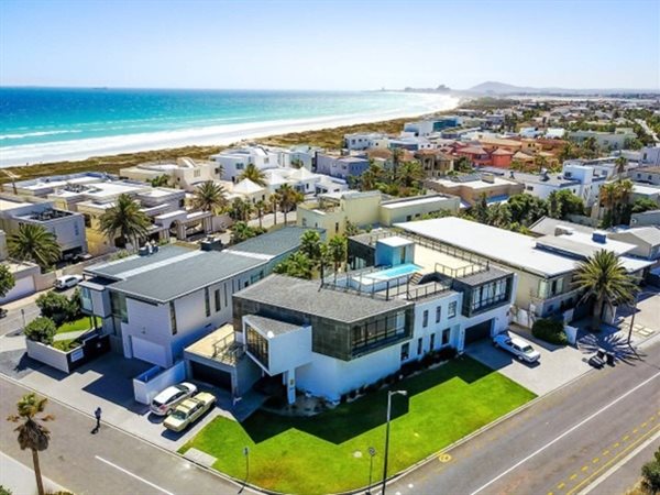 10 Bedroom House