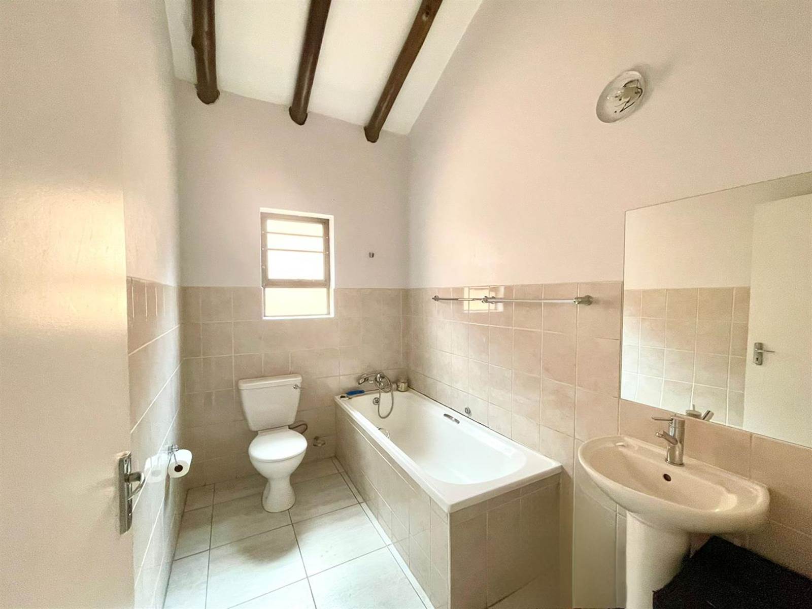 3 Bed House in North Riding photo number 14