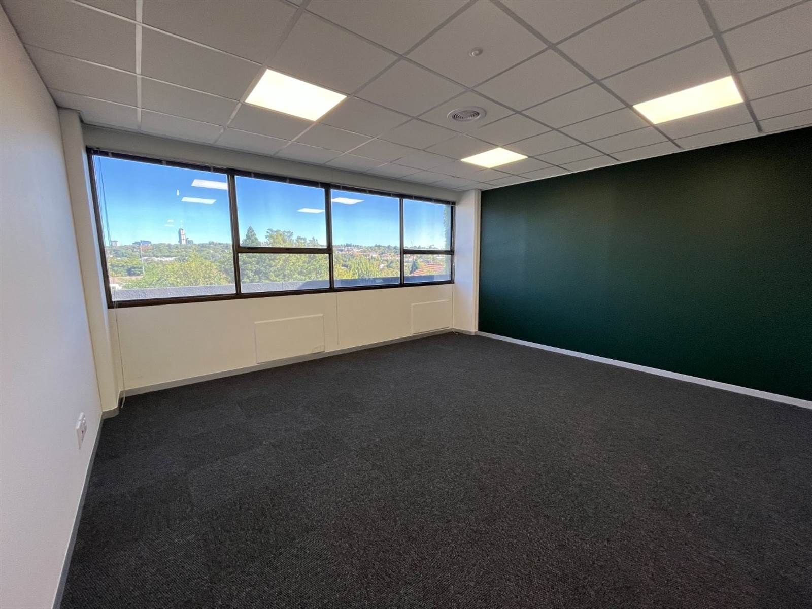 52  m² Office Space in Morningside photo number 4
