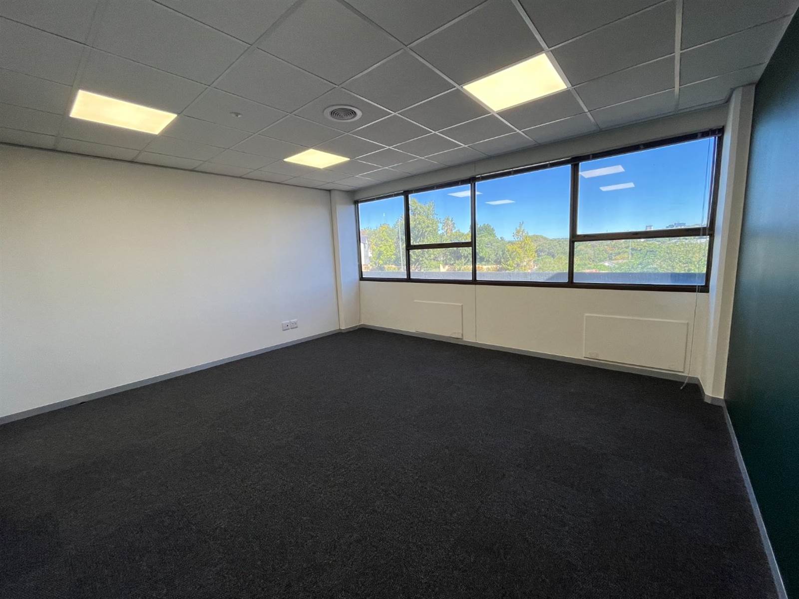 52  m² Office Space in Morningside photo number 5