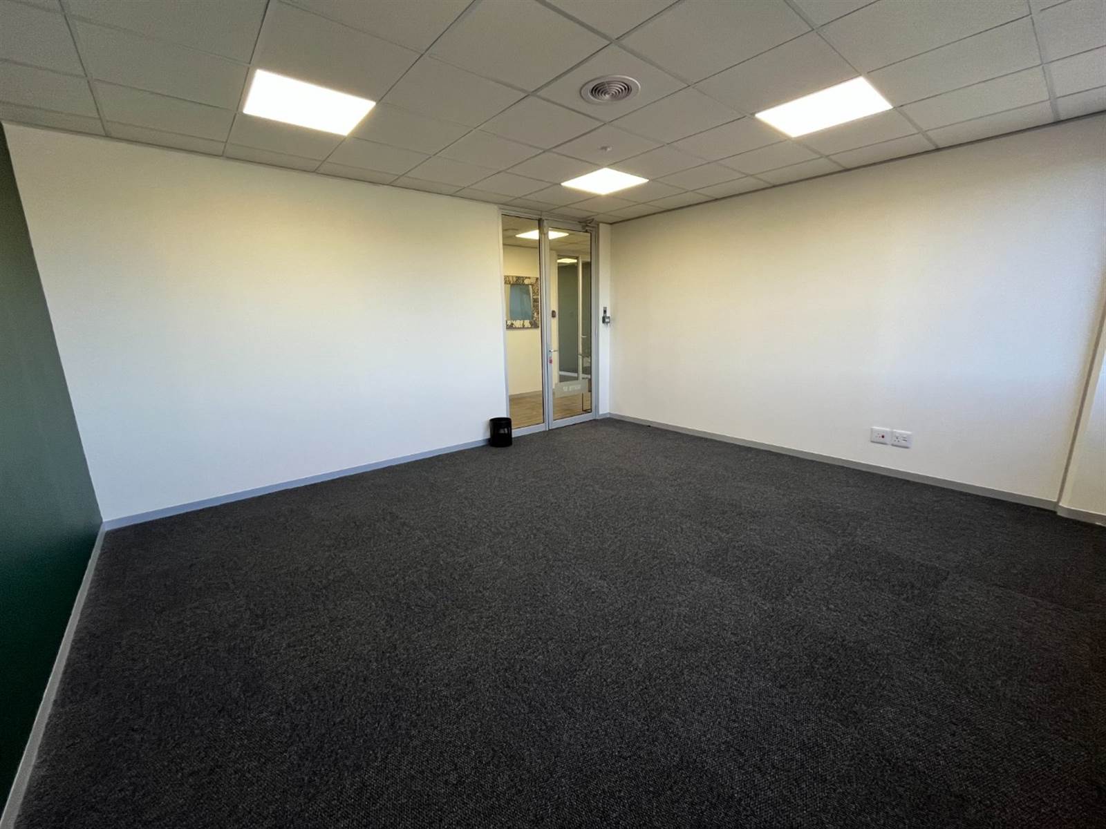 52  m² Office Space in Morningside photo number 6