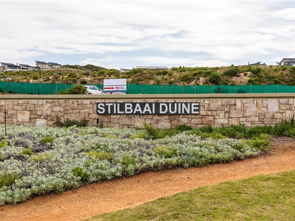 408 m² Land available in Stilbaai