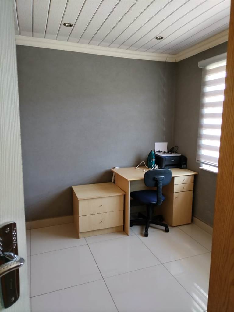 4 Bed House in Lenasia photo number 12