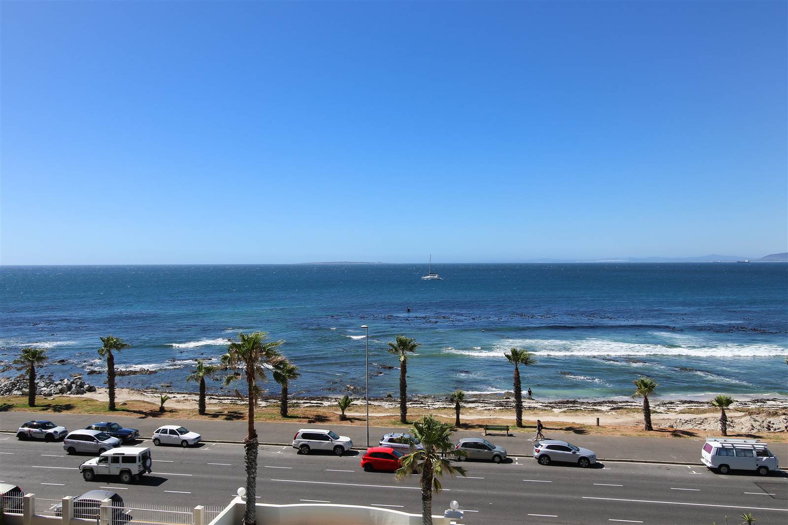 4 Bed Apartment in Mouille Point photo number 19