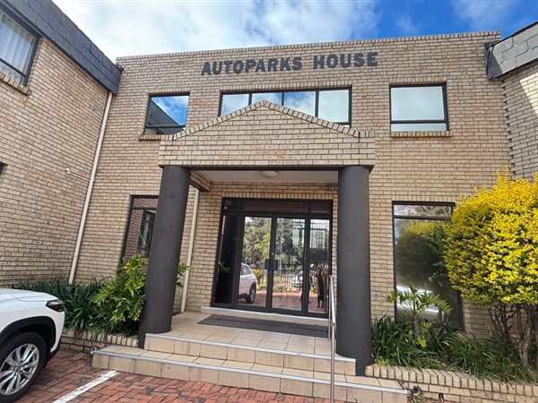 42  m² Commercial space