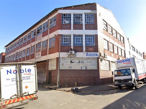 929  m² Industrial space