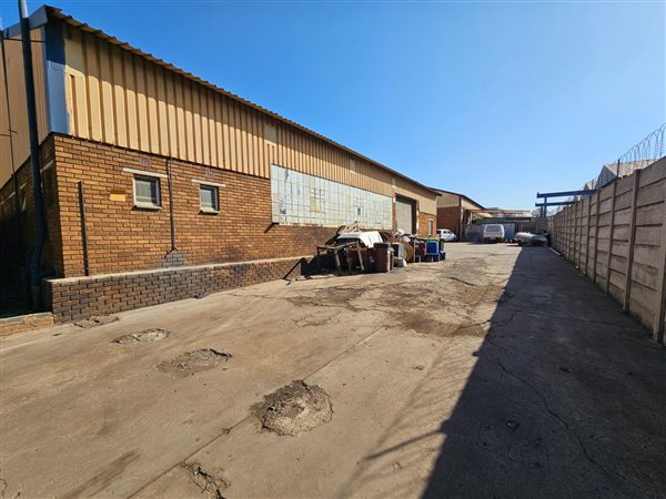 386  m² Industrial space