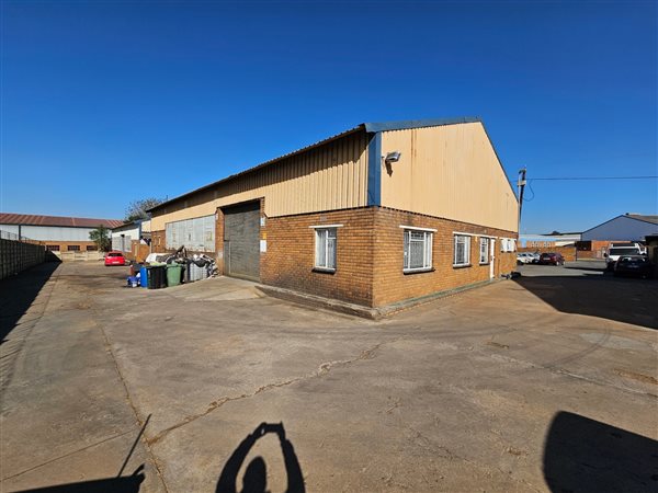 386  m² Industrial space