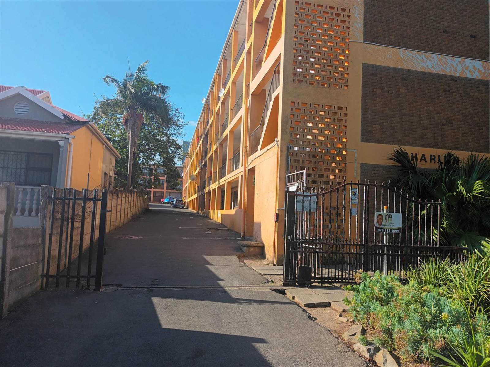 2 Bed Apartment in Southernwood photo number 2