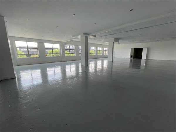 338  m² Commercial space