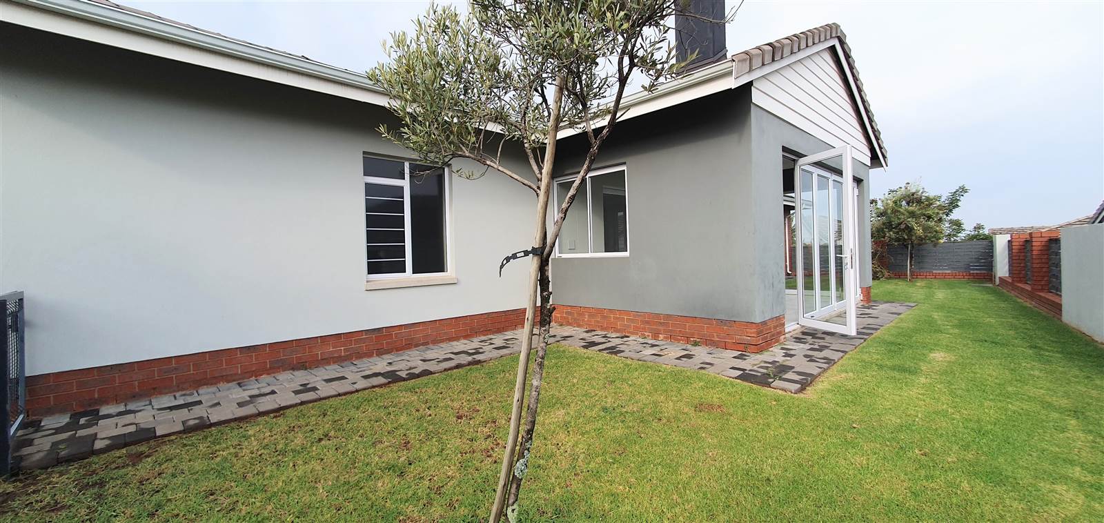 3 Bed House in Waterkloof photo number 18