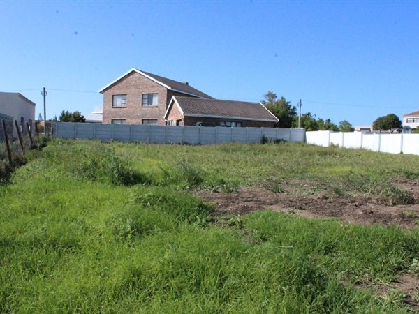 798 m² Land