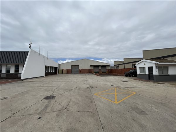 1 380  m² Industrial space