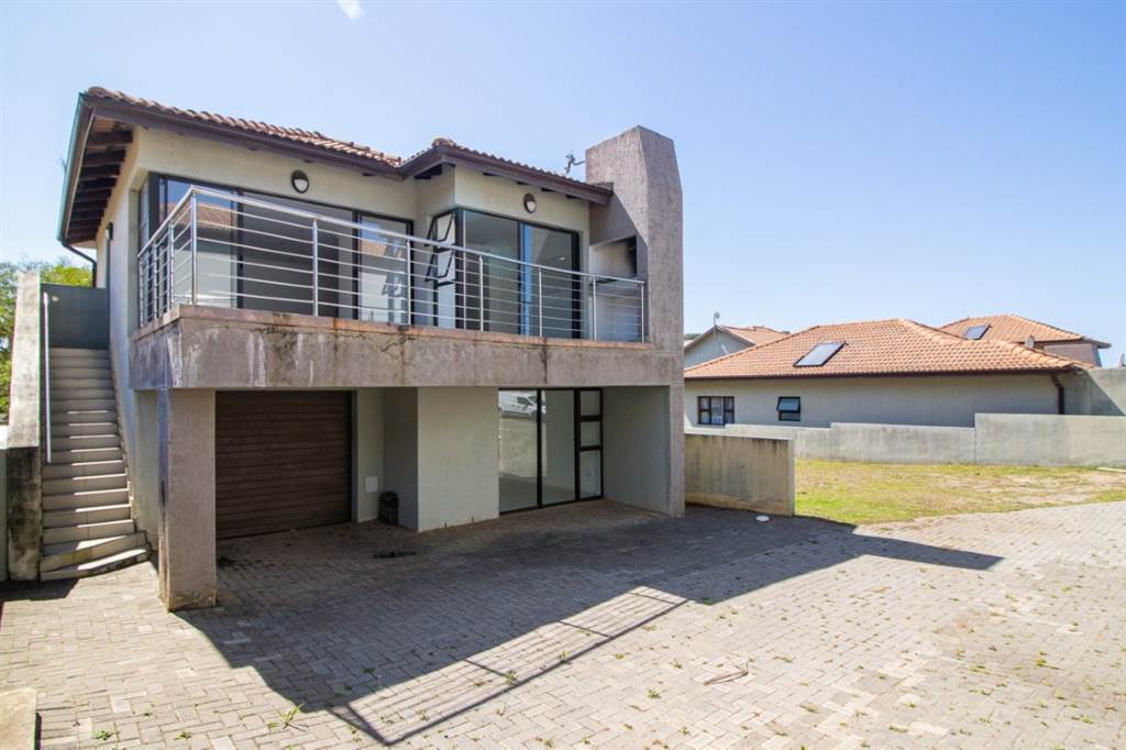3 Bed Duplex in Winterstrand photo number 2