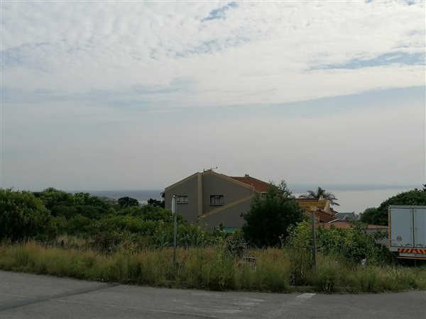 890 m² Land