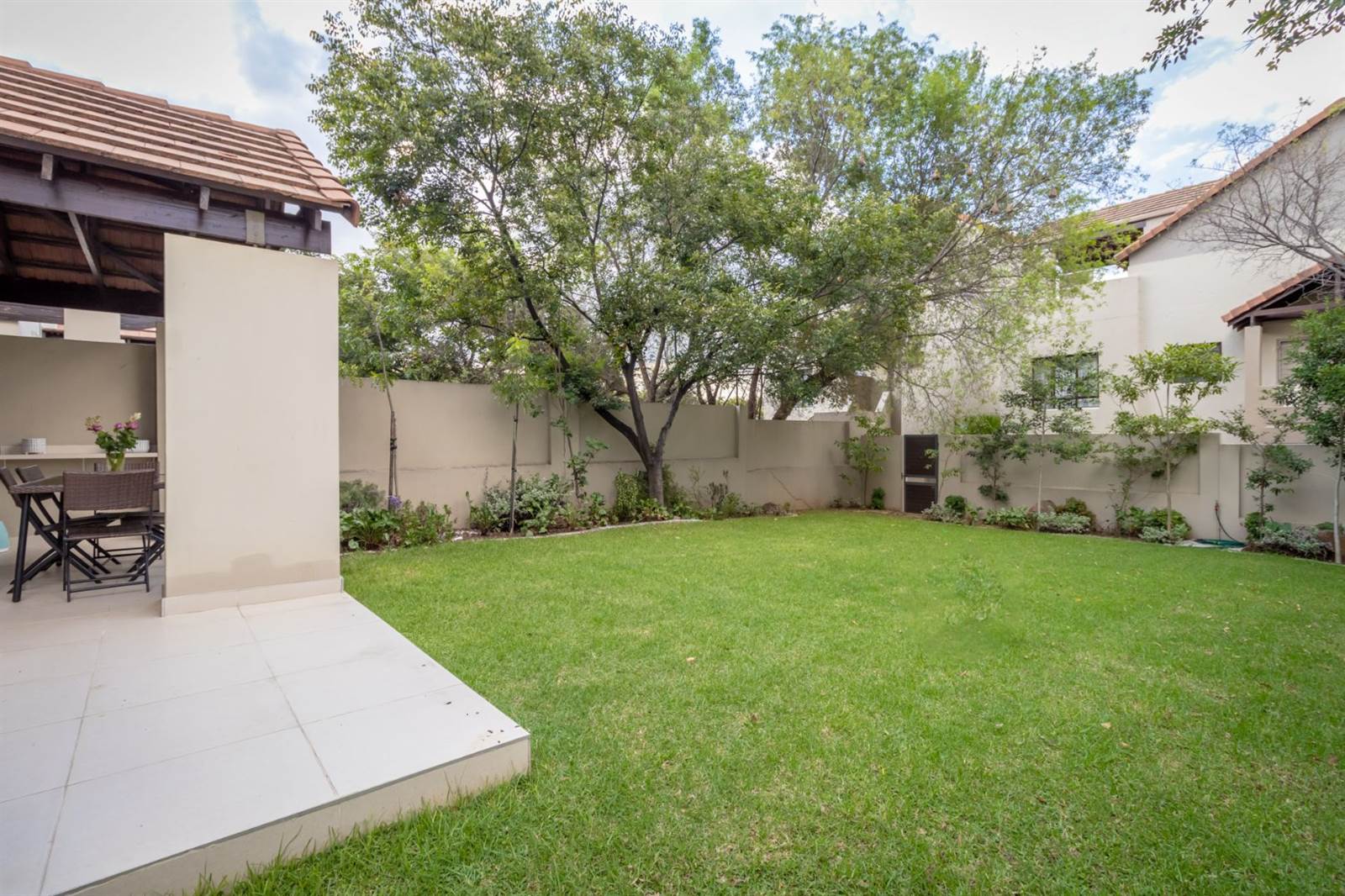 2 Bed Townhouse in Fourways photo number 27