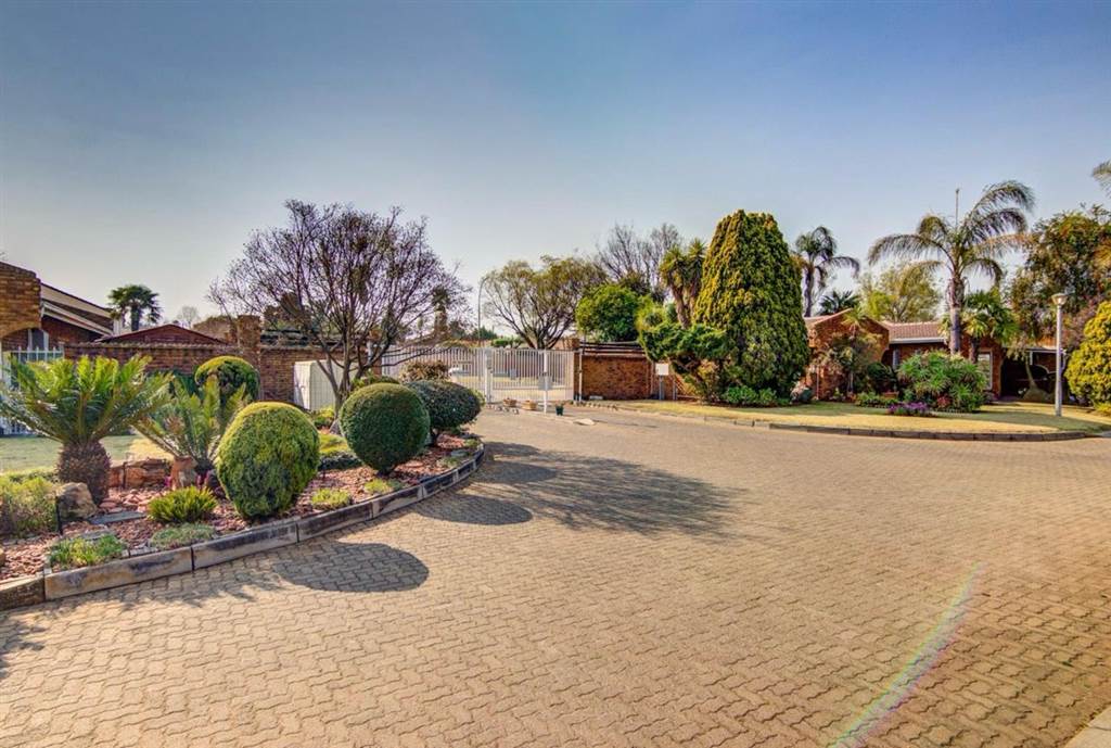 4 Bed Cluster in Northmead photo number 7