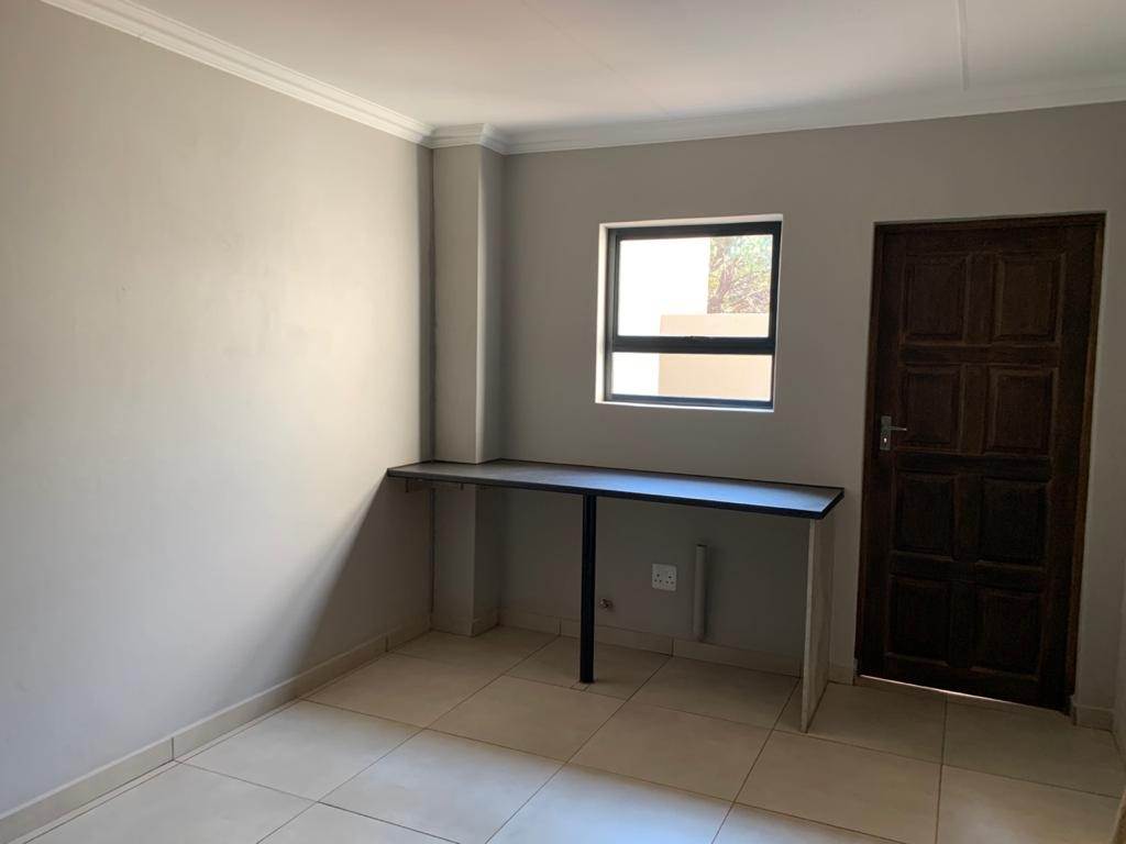 2 Bed Townhouse in Leloko photo number 8