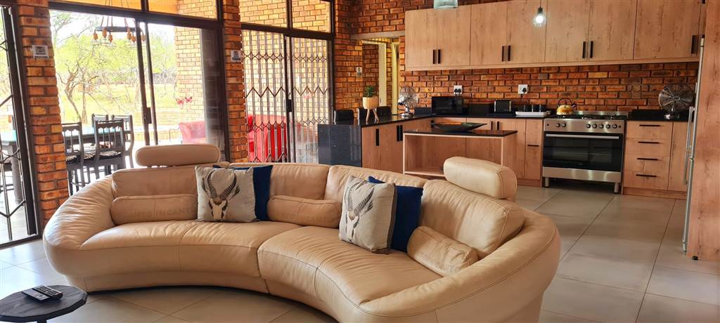 3 Bed House in Marloth Park photo number 8