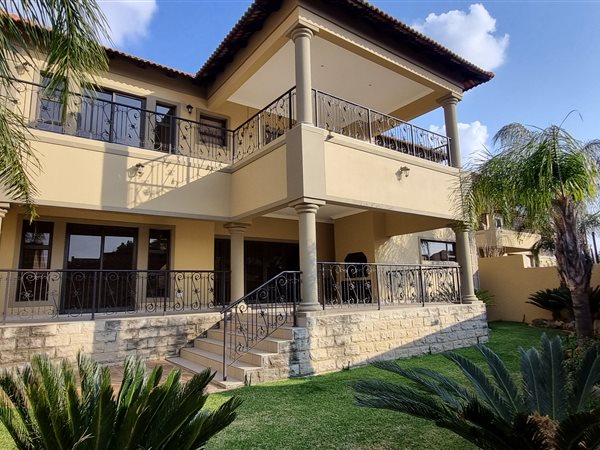 5 Bedroom House 5 Bedroom House